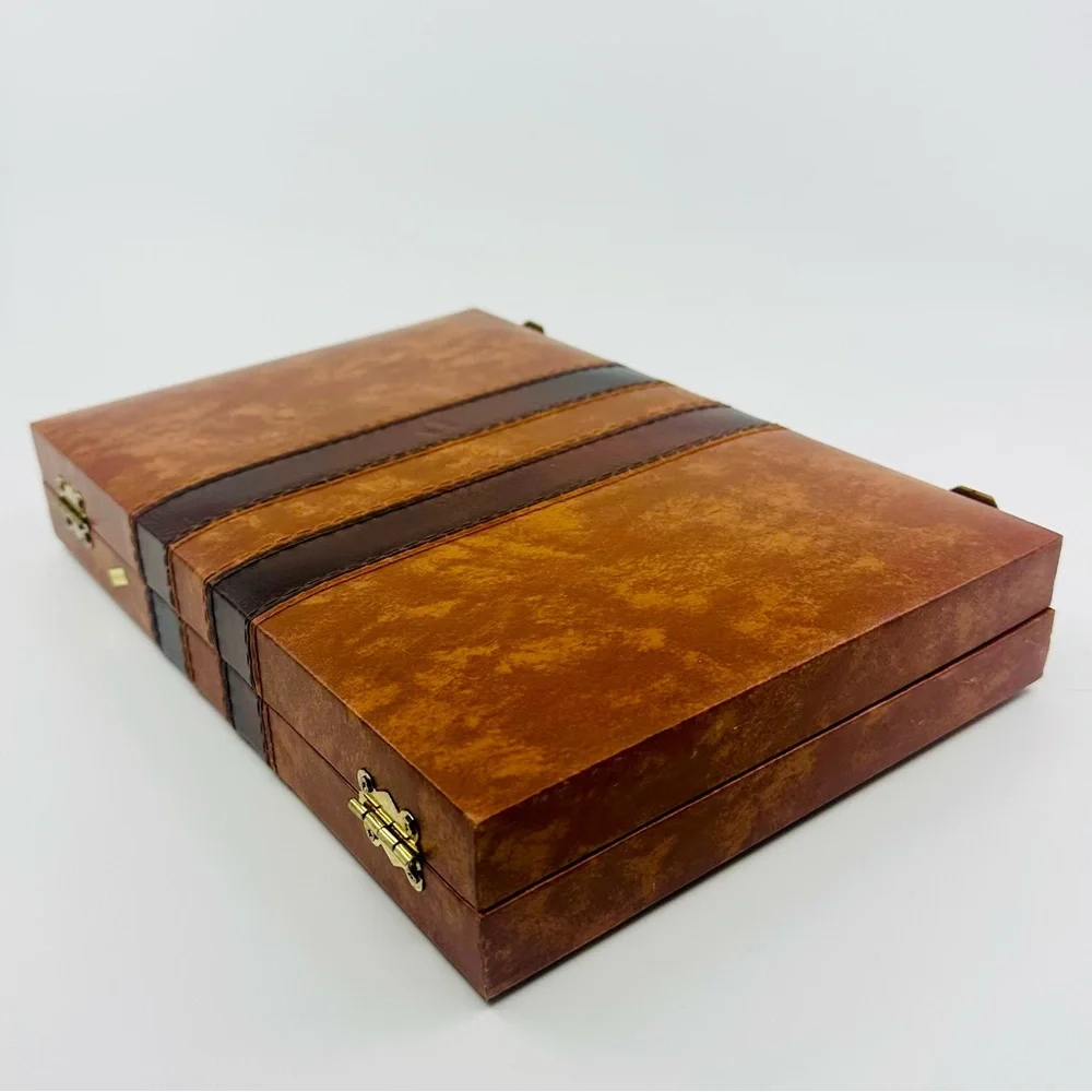Backgammon Set - Classic Board Game Case - 2 Players - Picture 6 of 7
